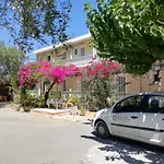 Lägenhetshotell Casa Dyonisia Tsilivi 3*